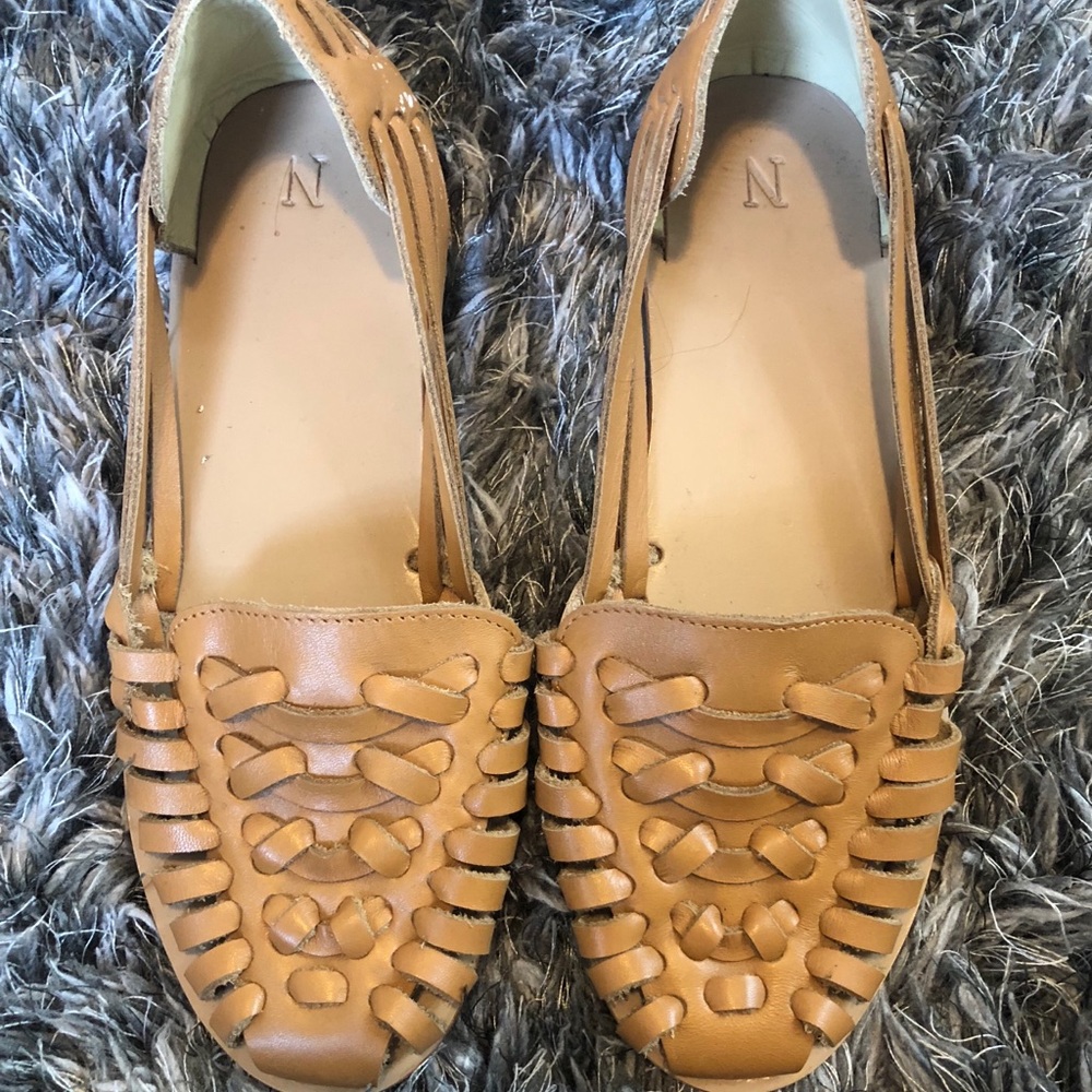 7.5 Nisolo Equador Haurache Sandal - Almond